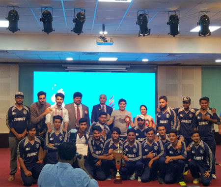  Winners Group Photo with Diago Maradona at BITS Pilani Cricket Tournament (Nov, 17, 2016)